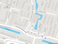 Ambulance naar de Burgemeester De Vries Broekmanlaan in Oud-Beijerland