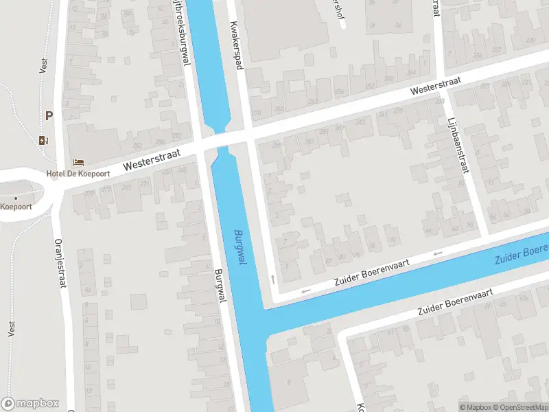 Brandweer met gepaste spoed naar de Korte Burgwal in Enkhuizen