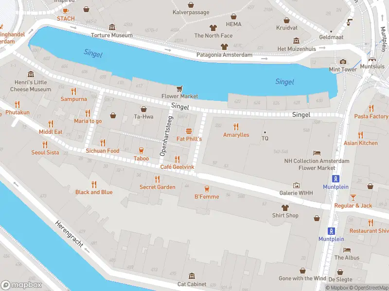 Ambulance met gepaste spoed naar de Geelvinckssteeg in Amsterdam