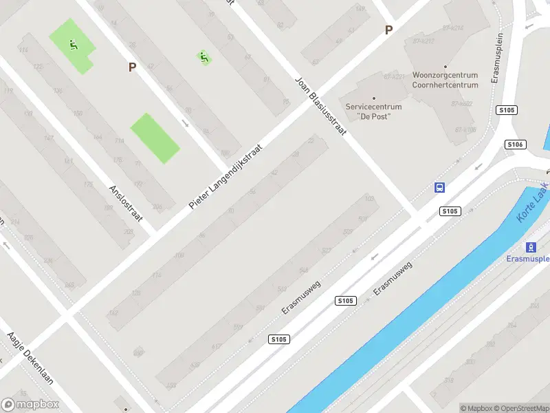 Ambulance met grote spoed naar de Erasmusplein in 's-Gravenhage