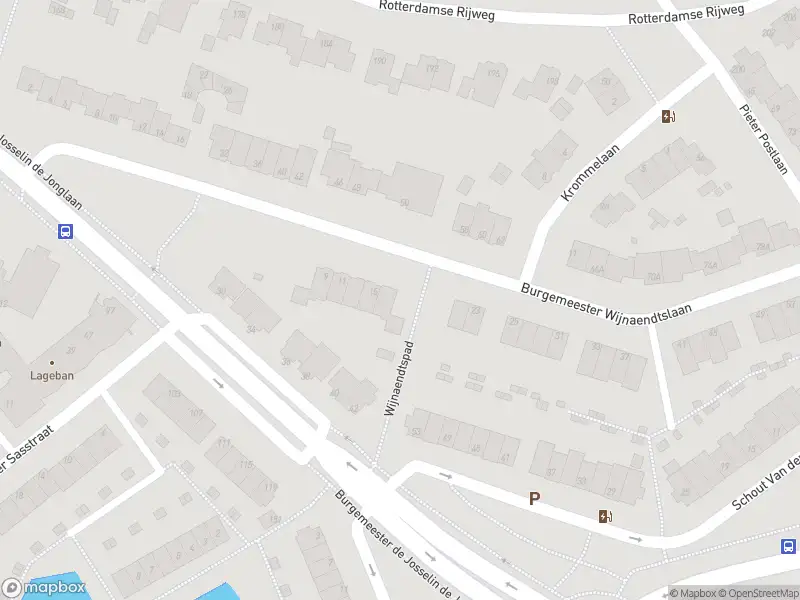 Ambulance met grote spoed naar de Burgemeester Wijnaendtslaan in Rotterdam