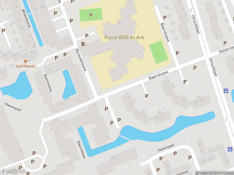 Ambulance met grote spoed naar de Baarnhoeve in Vlaardingen