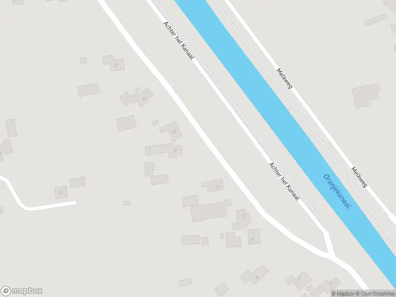 Politie met grote spoed naar de Achter het Kanaal in Emmen vanwege ongeval met letsel