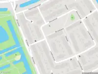 Ambulance met grote spoed naar de Brusselpark in Alphen aan den Rijn