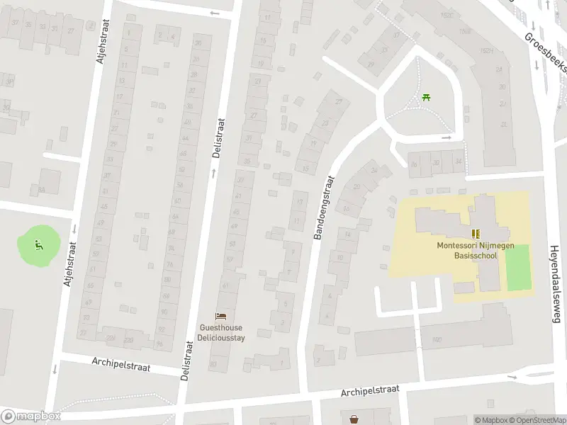 Brandweer met gepaste spoed naar de Prof. Huijbersstraat in Nijmegen