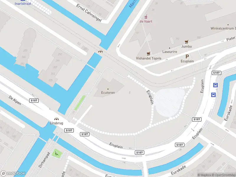 Brandweer met grote spoed naar de Ecuplein in Amsterdam vanwege voertuigen te water