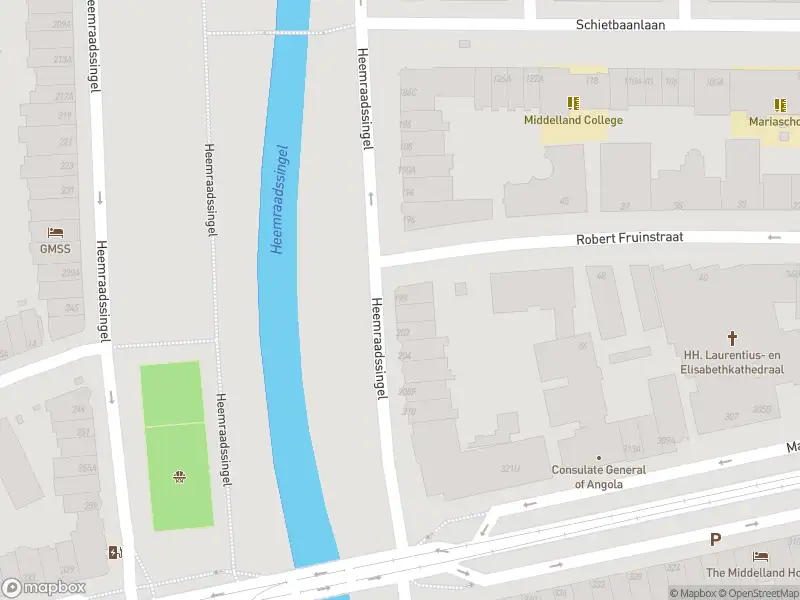 Ambulance met grote spoed naar de Heemraadssingel in Rotterdam