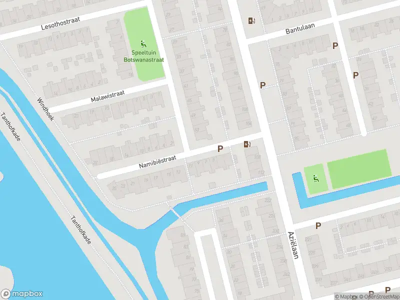 Ambulance met grote spoed naar de Namibiëstraat in Delft