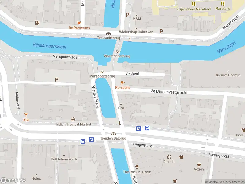 Ambulance met gepaste spoed naar de Korte Mare in Leiden