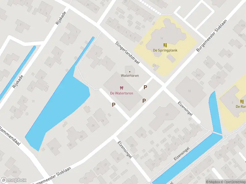 Ambulance met grote spoed naar de Watertoren in Meerkerk