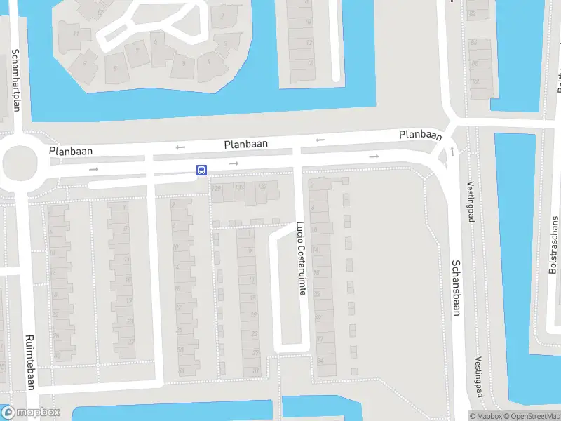 Ambulance met grote spoed naar de Lucio Costaruimte in Zoetermeer