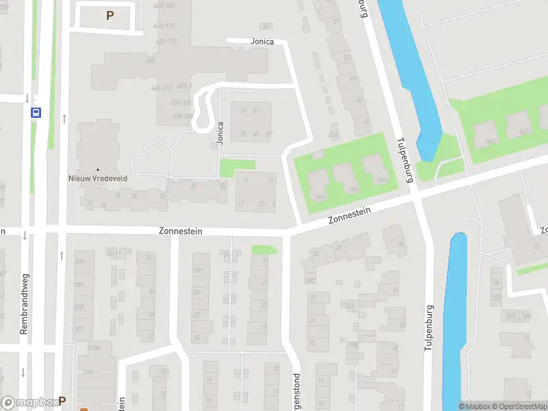 Ambulance met grote spoed naar de Jonica in Amstelveen