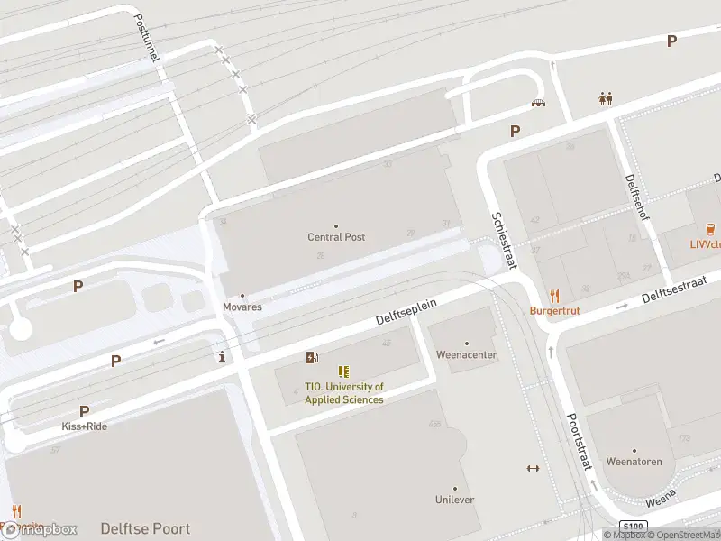 Ambulance met gepaste spoed naar de Delftseplein in Rotterdam