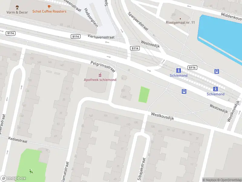 Ambulance met grote spoed naar de Westkousdijk in Rotterdam