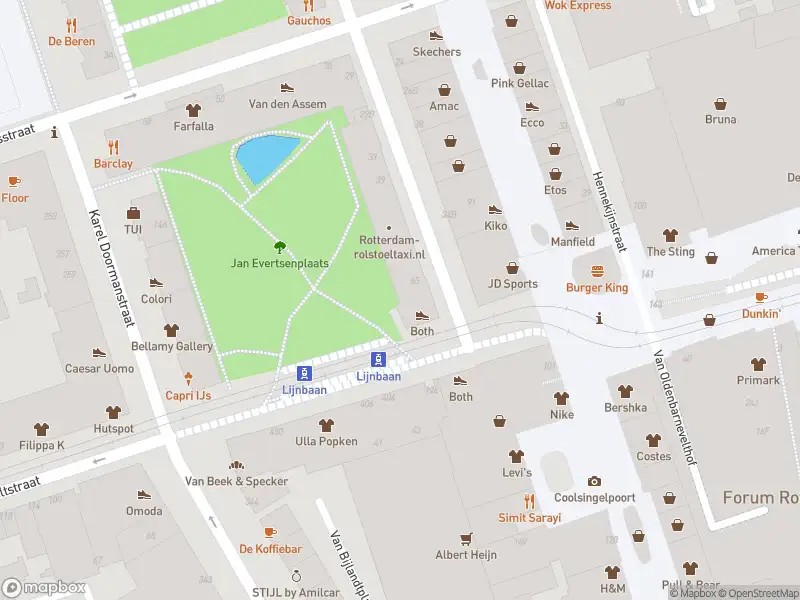 Ambulance met grote spoed naar de Jan Evertsenplaats in Rotterdam