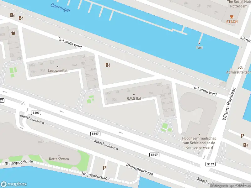 Ambulance met grote spoed naar de 's-Lands werf in Rotterdam