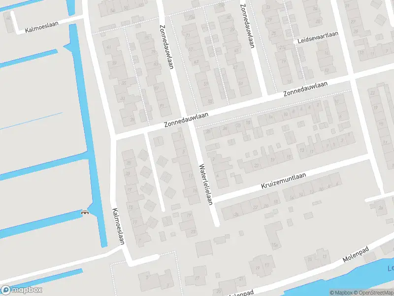 Brandweer met grote spoed naar de Waterlelielaan in Rijnsaterwoude vanwege afhijsen patient