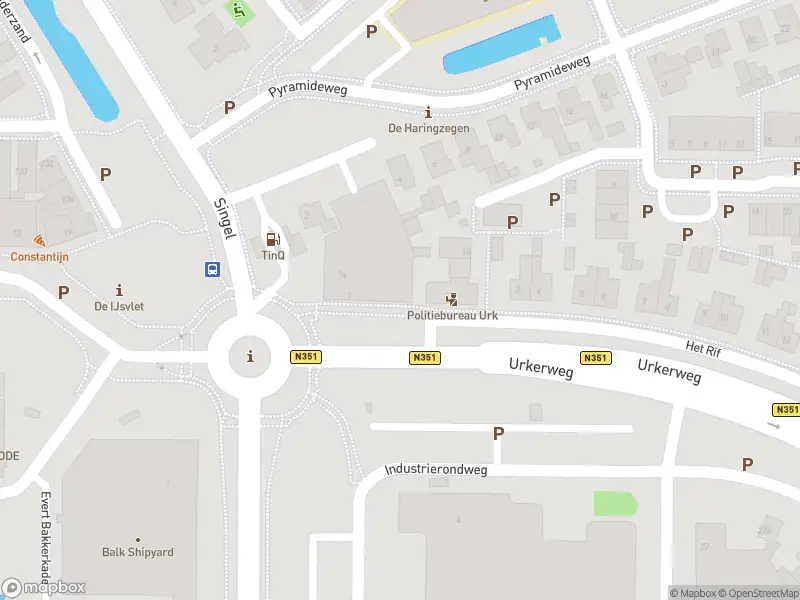 Brandweer met grote spoed naar de Het Rif in Urk vanwege gebouwbrand