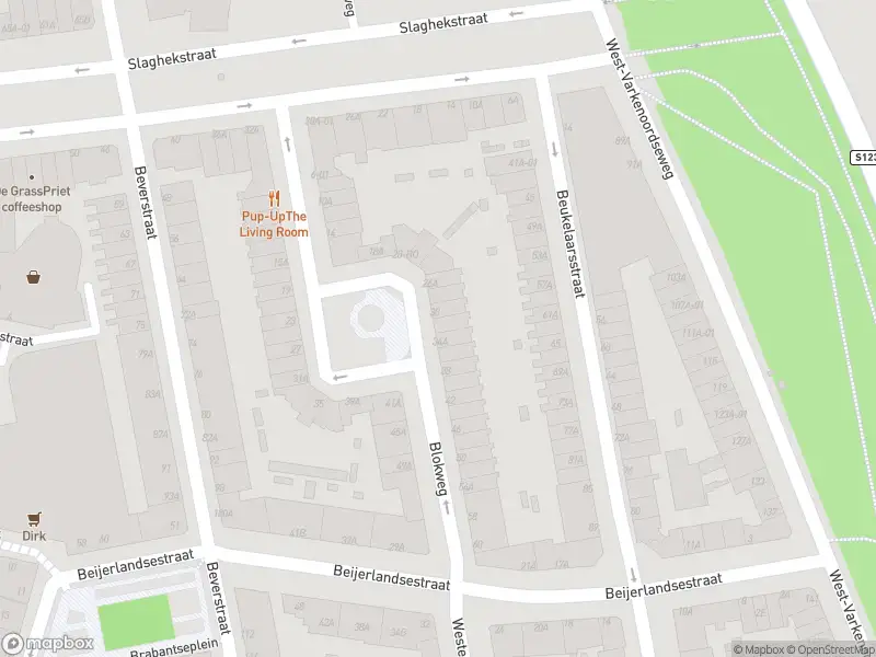 Ambulance met grote spoed naar de Blokweg in Rotterdam