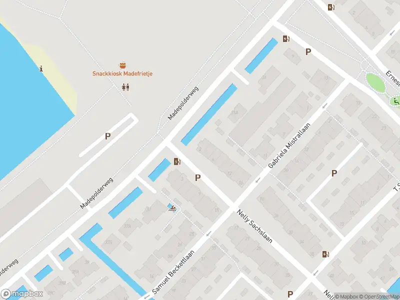 Ambulance met grote spoed naar de Nelly Sachslaan in 's-Gravenhage