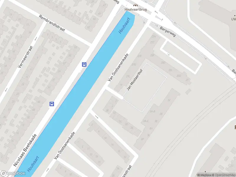 Ambulance naar de Van Oostsanenkade in Alkmaar vanwege ongeval met letsel