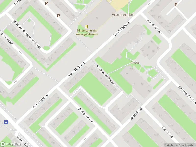 Ambulance met gepaste spoed naar de Von Humboldtstraat in Amsterdam