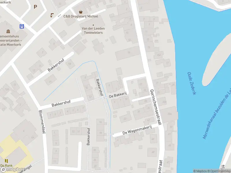 Ambulance met grote spoed naar de De Bakkerij in Meerkerk