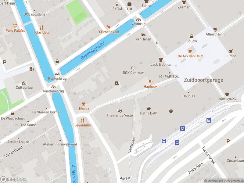 Politie met grote spoed naar de Vesteplein in Delft vanwege ongeval met letsel