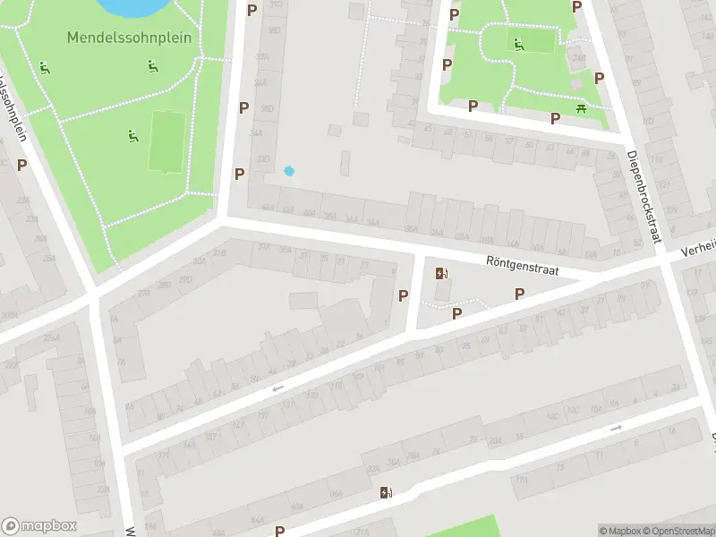 Ambulance met grote spoed naar de Röntgenstraat in Vlaardingen