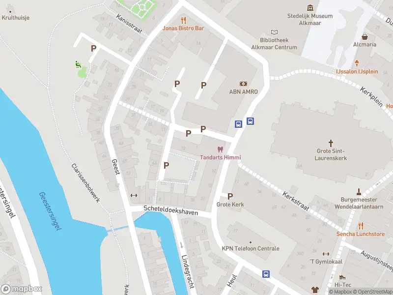 Brandweer met grote spoed naar de Van Rietwijckstraat in Alkmaar vanwege afhijsen patient