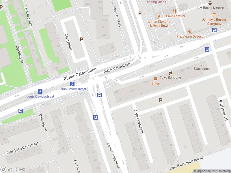 Brandweer met grote spoed naar de S. F. van Ossstraat in Amsterdam vanwege reanimatie