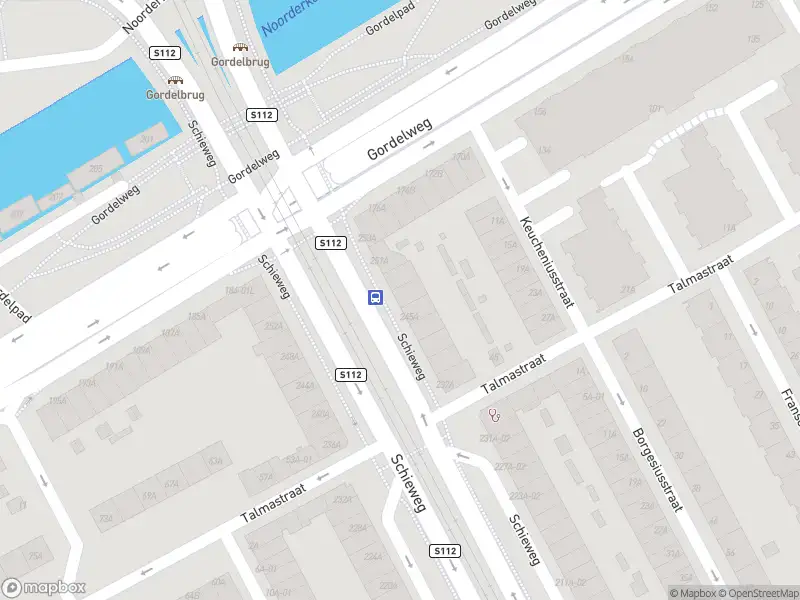 Ambulance met grote spoed naar de Schieweg in Rotterdam