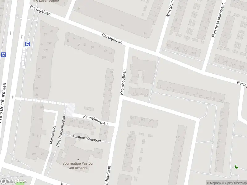 Ambulance met grote spoed naar de Kromhoutlaan in Haarlem