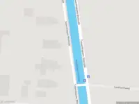 Politie met gepaste spoed naar de Tussenklappen Oostzijde in Tussenklappen vanwege voertuigen te water