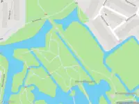 Ambulance met gepaste spoed naar de Mussenplaats in Leiden