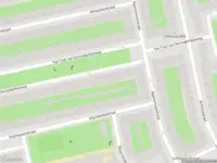 Ambulance met grote spoed naar de Van Tuyll van Serooskerkenweg in Amsterdam