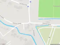 Ambulance met gepaste spoed naar de Charloisse Lagedijk in Rotterdam