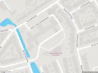 Ambulance met grote spoed naar de Dr. C.W.H. van Raaltenpark in Zaandam