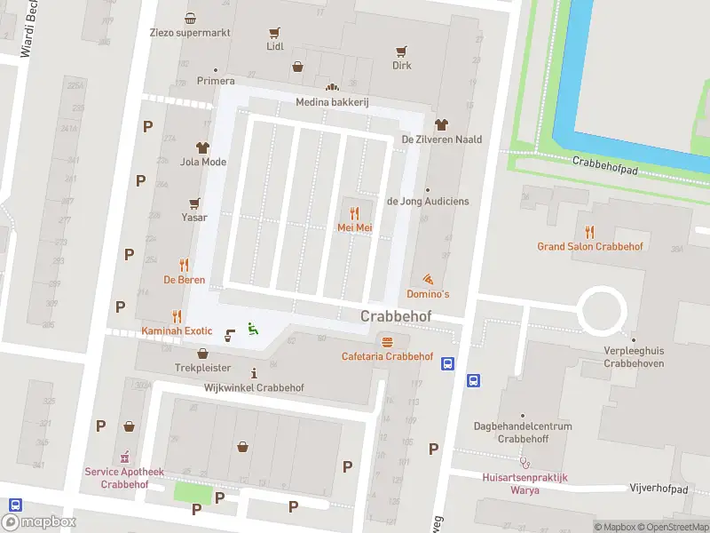 Ambulance met grote spoed naar de Van Oldenbarneveltplein in Dordrecht