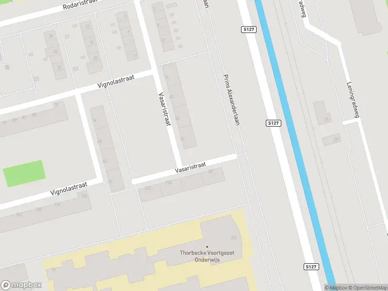 Ambulance met gepaste spoed naar de Vasaristraat in Rotterdam