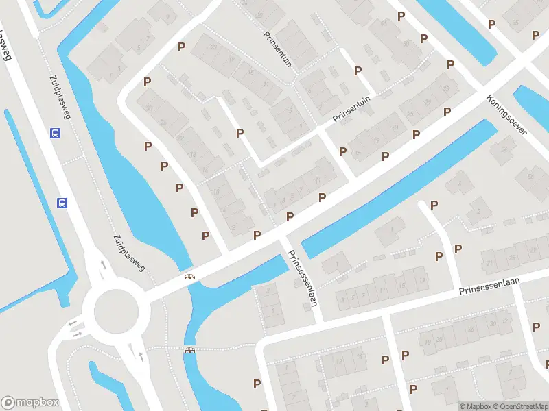 Ambulance met gepaste spoed naar de Van Oranje-Nassaulaan in Zevenhuizen