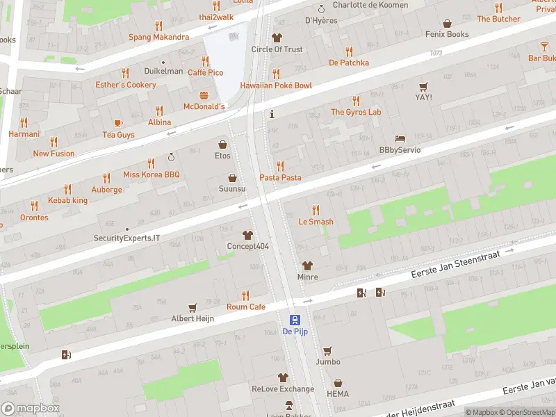 Ambulance met grote spoed naar de Wibautstraat in Amsterdam