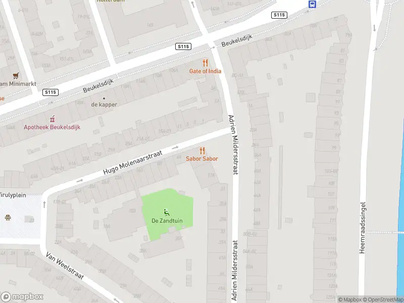 Ambulance met grote spoed naar de Adrien Mildersstraat in Rotterdam