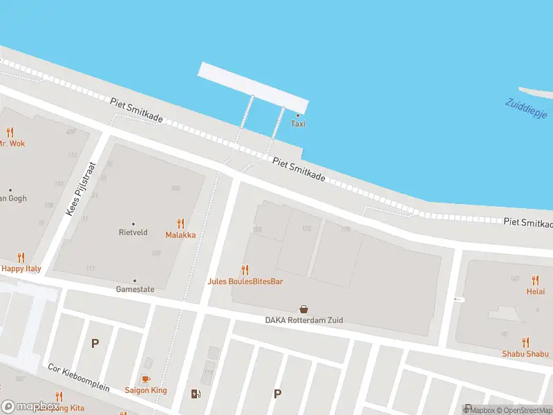 Ambulance met grote spoed naar de Piet Smitkade in Rotterdam