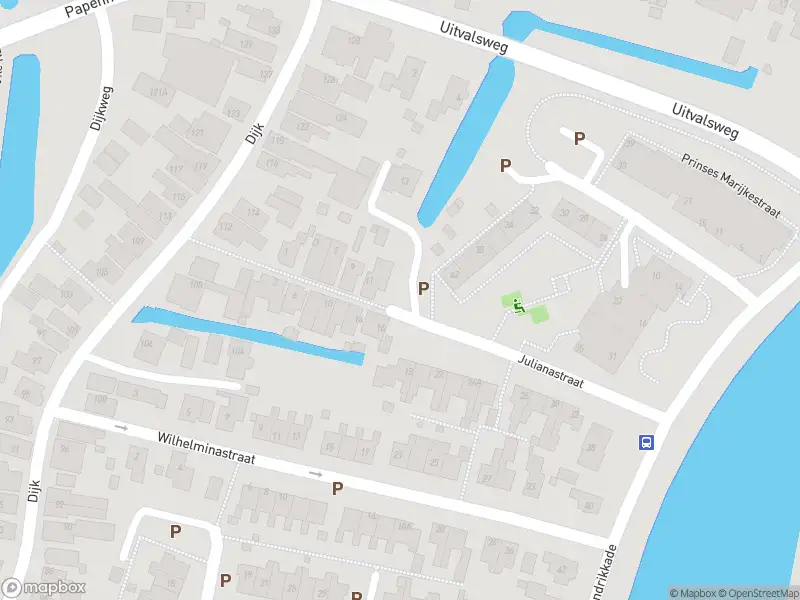 Ambulance met gepaste spoed naar de Julianastraat in Broek op Langedijk