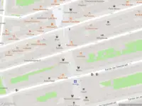 Ambulance met grote spoed naar de Wibautstraat in Amsterdam