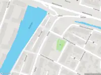 Ambulance met grote spoed naar de Hoflaan in Vlaardingen