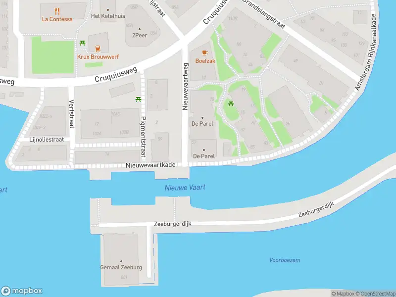 Ambulance met grote spoed naar de Nieuwevaartweg in Amsterdam