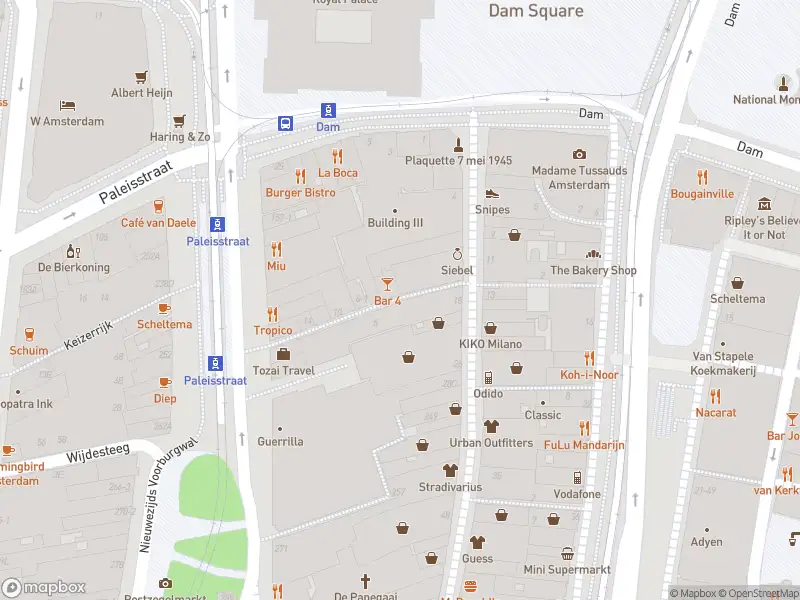 Ambulance met gepaste spoed naar de Jonge Roelensteeg in Amsterdam