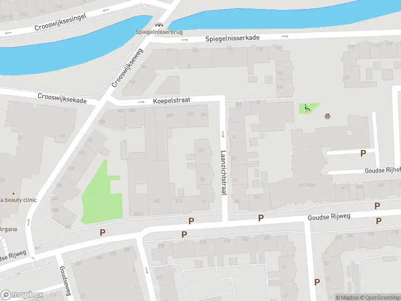 Ambulance met gepaste spoed naar de Laanzichtstraat in Rotterdam